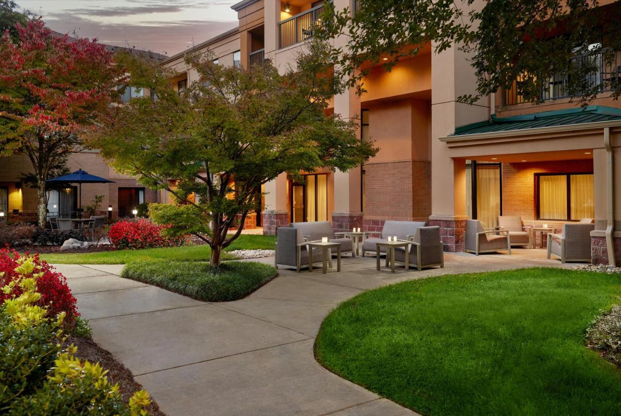 מלון Courtyard By Marriott Atlanta אלפרטה מראה חיצוני תמונה
