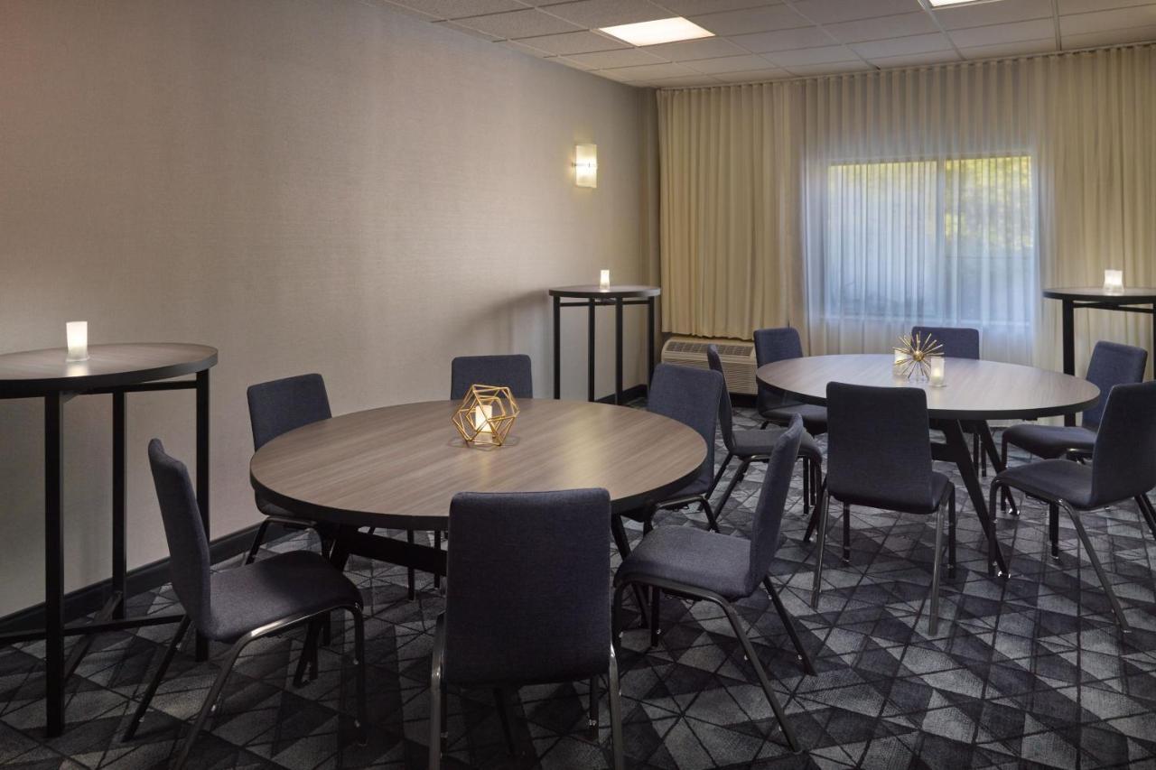 מלון Courtyard By Marriott Atlanta אלפרטה מראה חיצוני תמונה