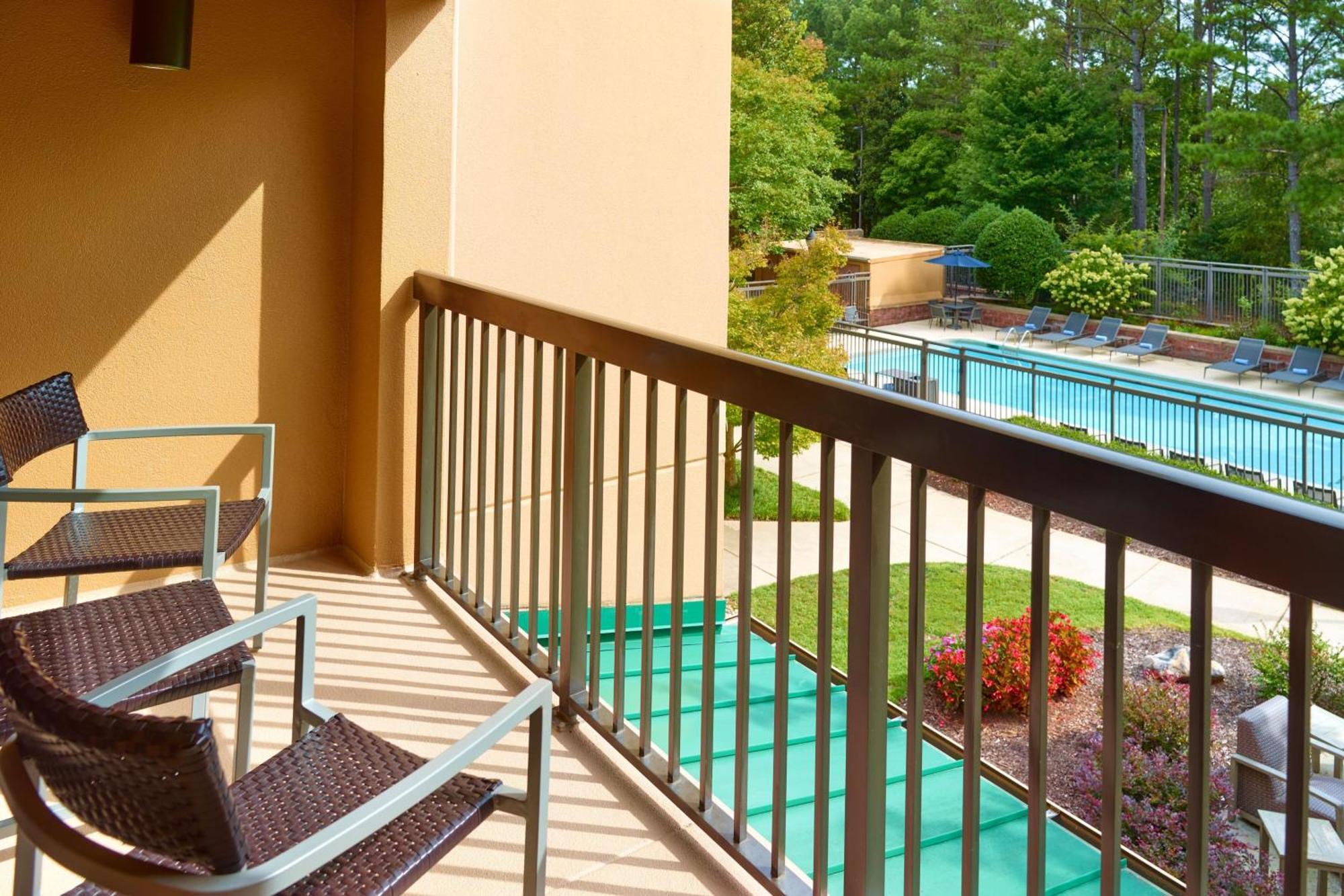 מלון Courtyard By Marriott Atlanta אלפרטה מראה חיצוני תמונה