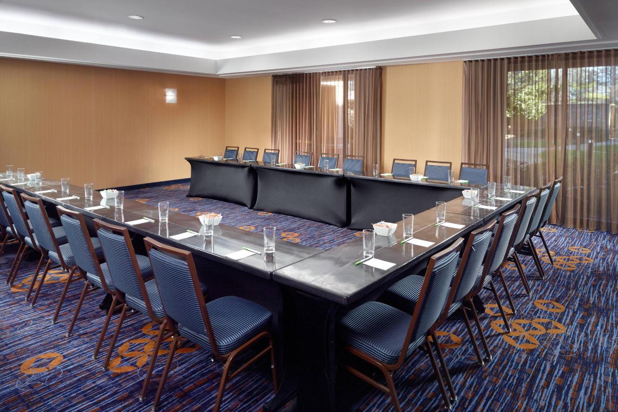 מלון Courtyard By Marriott Atlanta אלפרטה מראה חיצוני תמונה