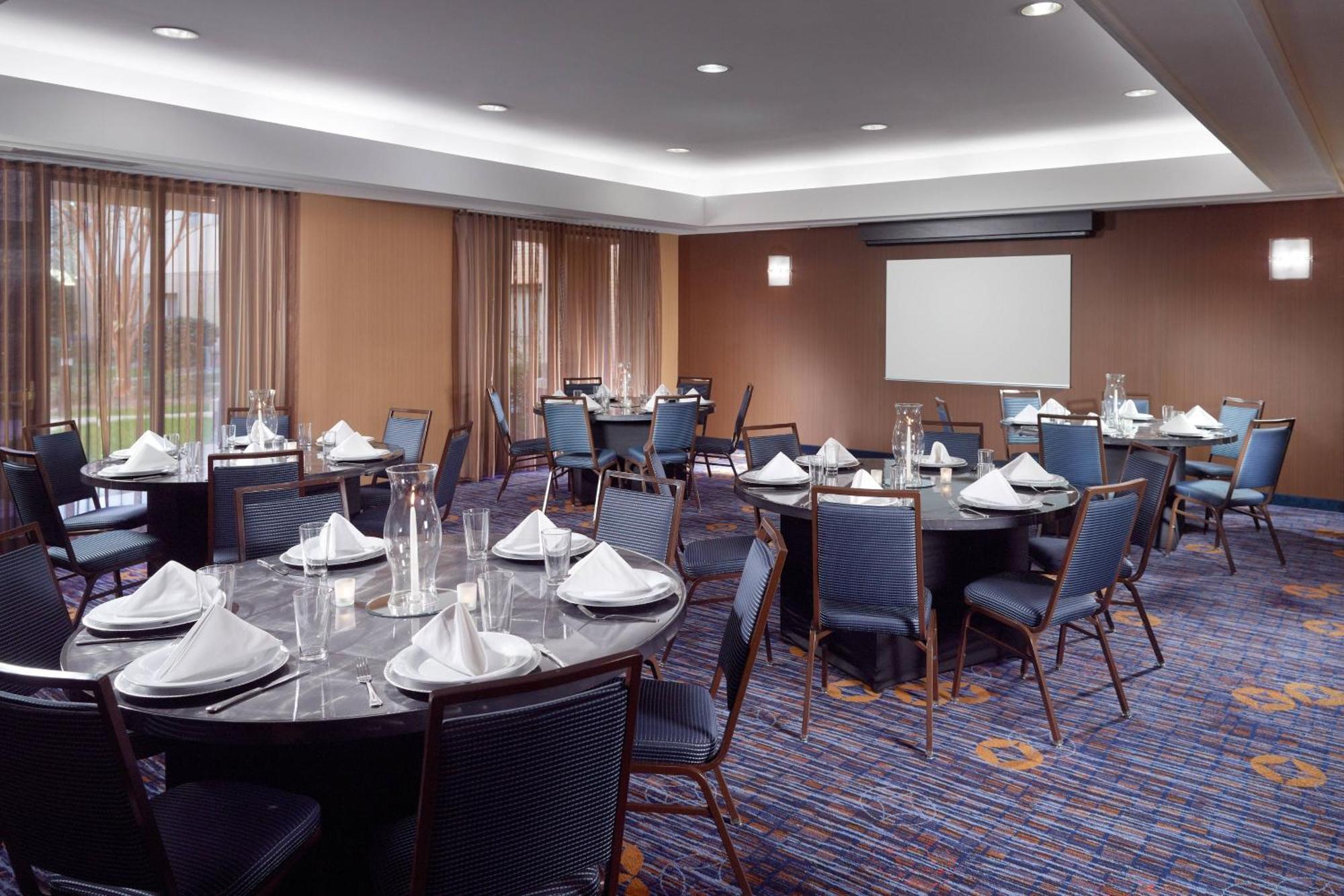 מלון Courtyard By Marriott Atlanta אלפרטה מראה חיצוני תמונה