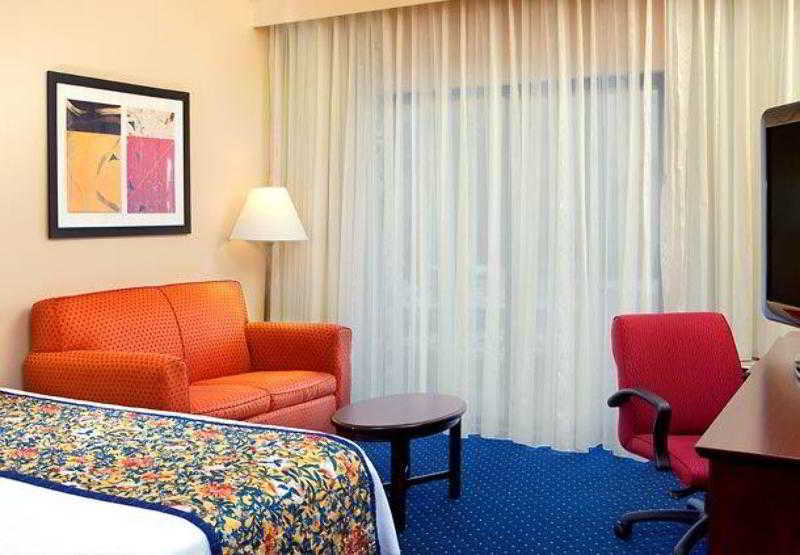 מלון Courtyard By Marriott Atlanta אלפרטה מראה חיצוני תמונה