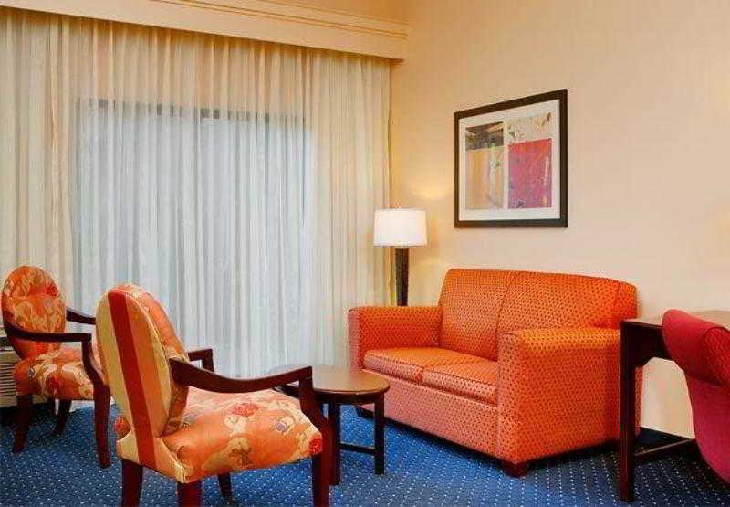 מלון Courtyard By Marriott Atlanta אלפרטה חדר תמונה