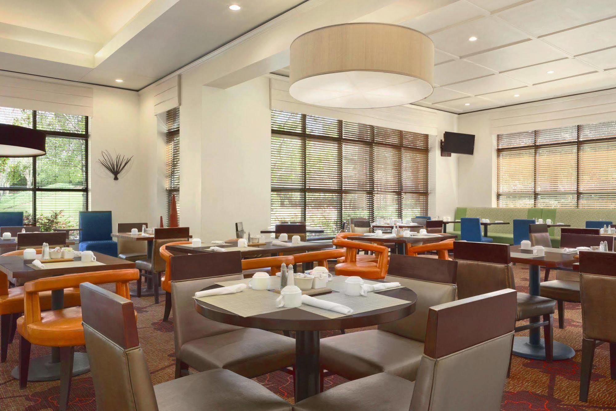 מלון Courtyard By Marriott Atlanta אלפרטה מראה חיצוני תמונה