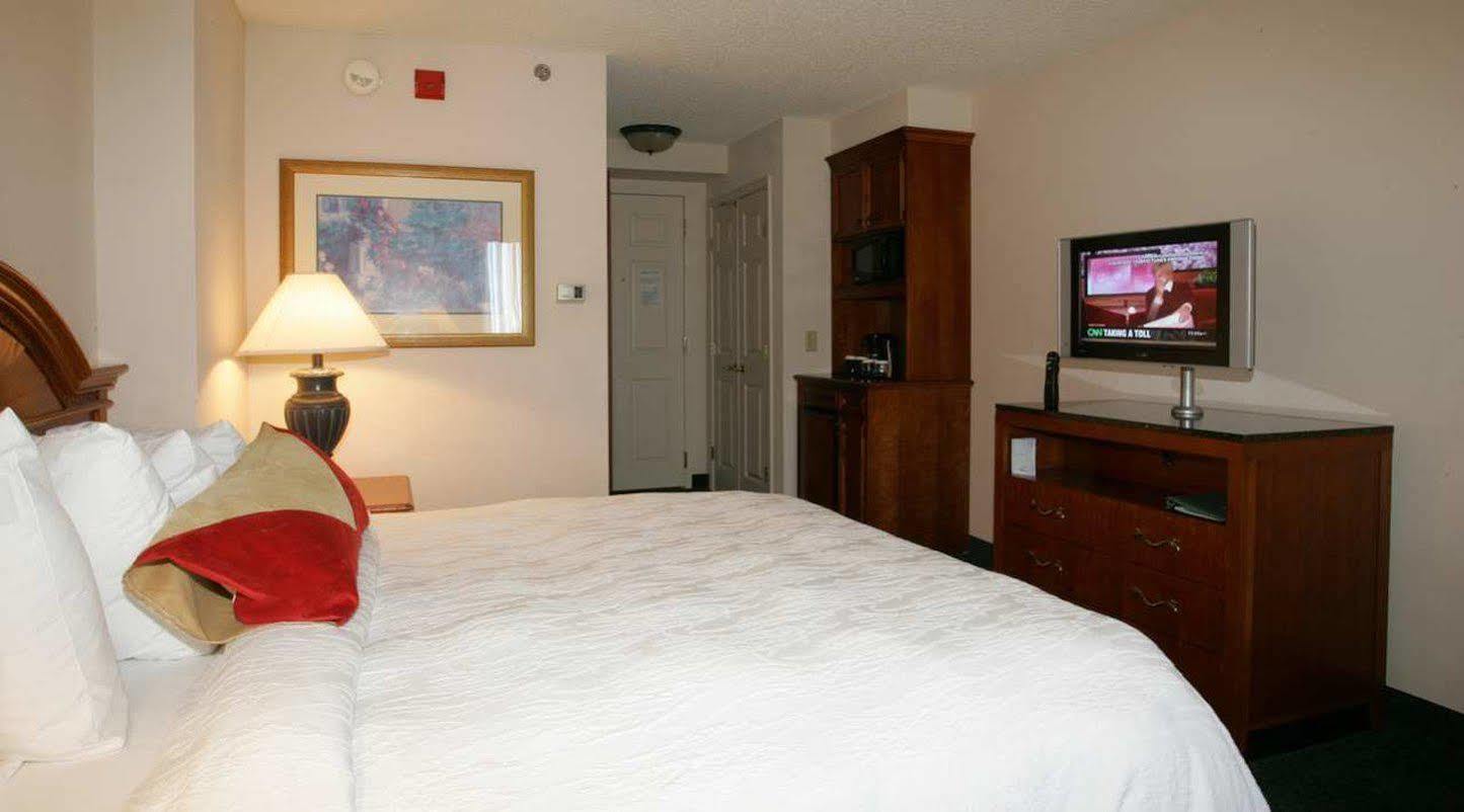 מלון Courtyard By Marriott Atlanta אלפרטה מראה חיצוני תמונה